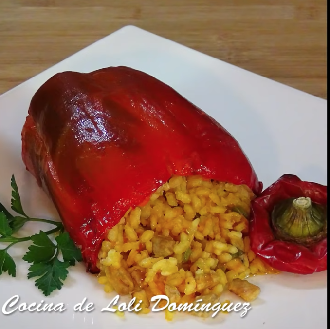 Pimientos rellenos de carne y arroz